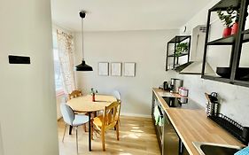 Kiva majoitus 1-4hlö, 500m keskustaan, parkkipaikka